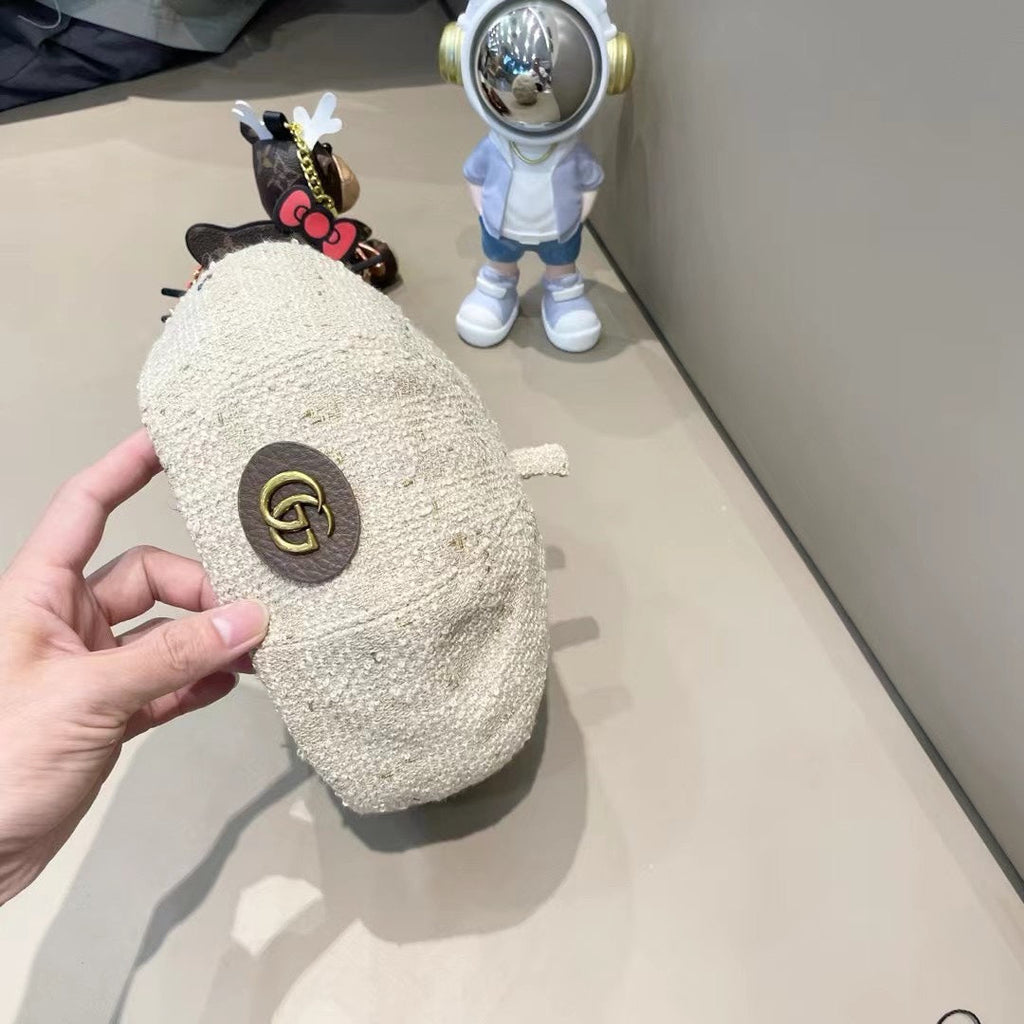 BERRET HAT IN WHITE CREAM TWEED 394274