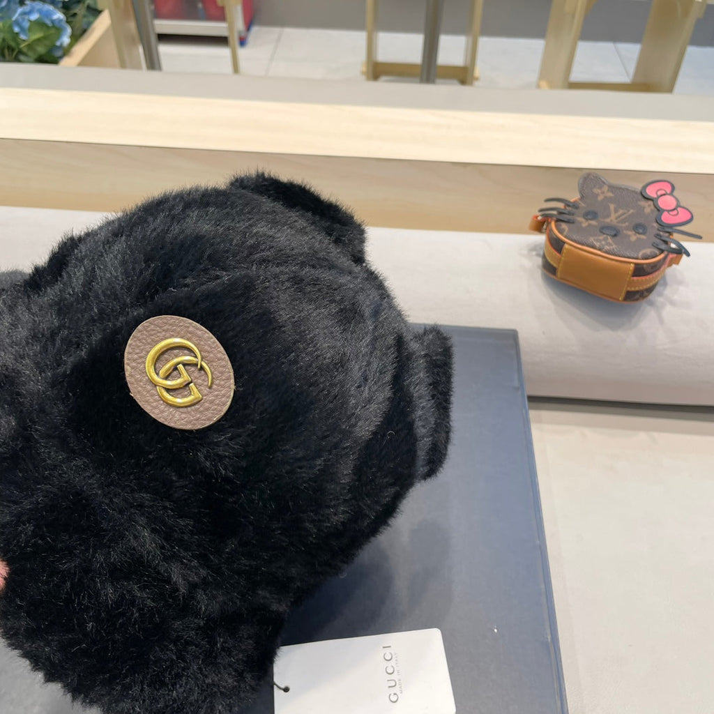 BUCKET HAT IN BLACK FLEECE 397930