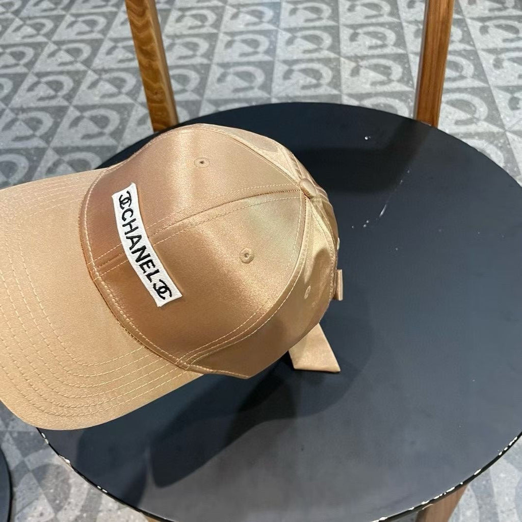 BASEBALL HAT IN GOLD SILK SATIN 404866