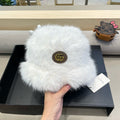 BUCKET HAT IN WHITE FOX FUR 404750