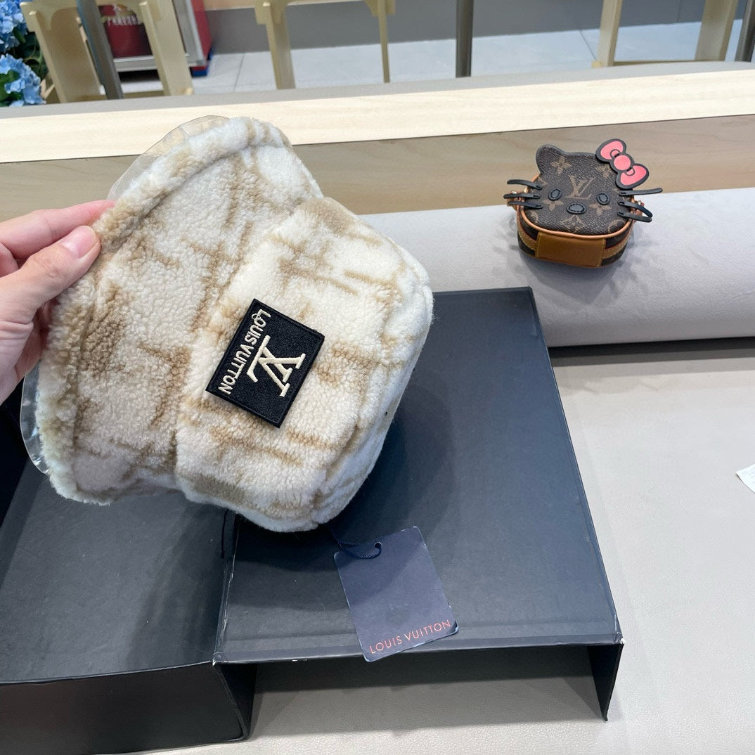 BUCKET HAT IN WHITE MIX BEIGE FLEECE 404740