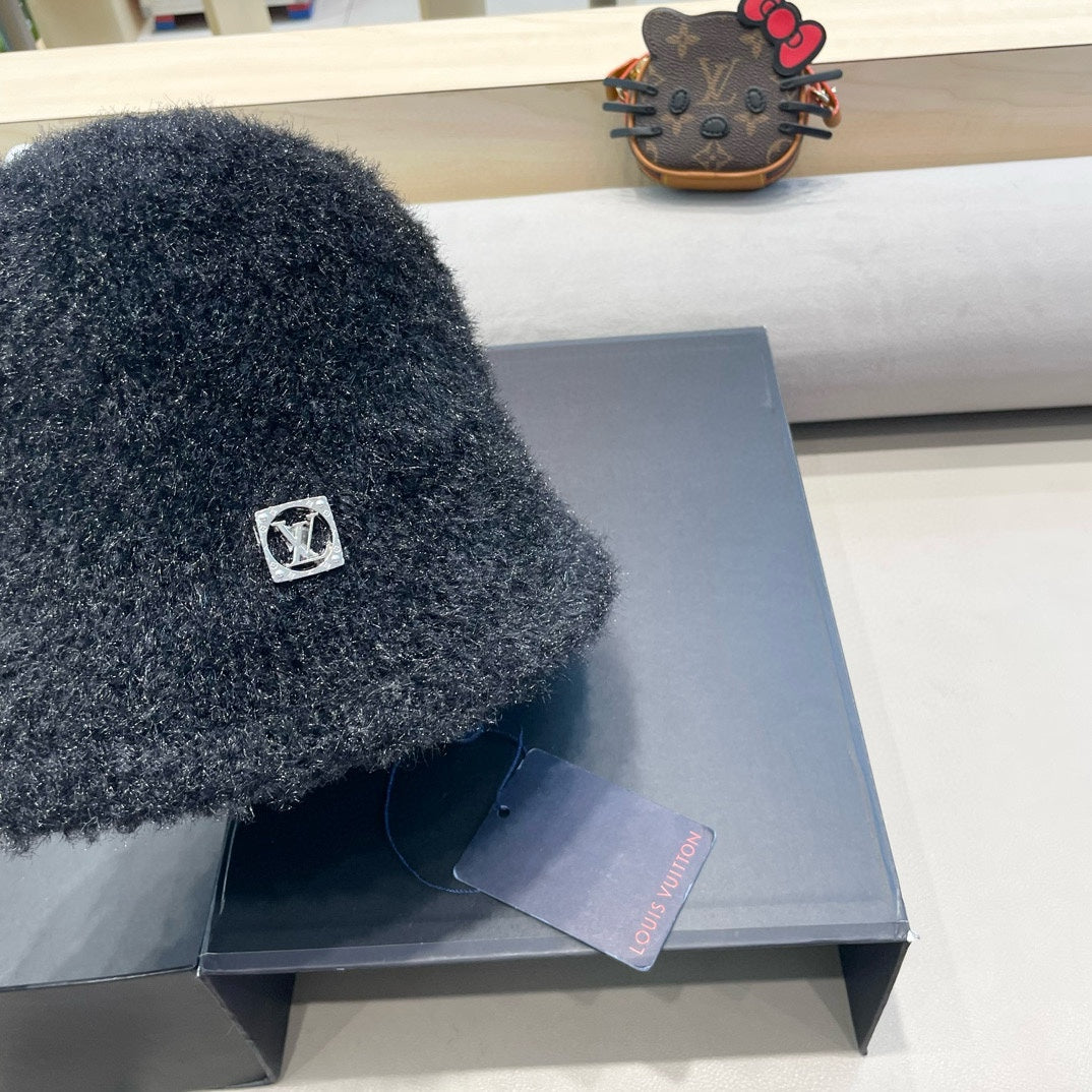 BUCKET HAT IN BLACK RABBIT FUR 404833