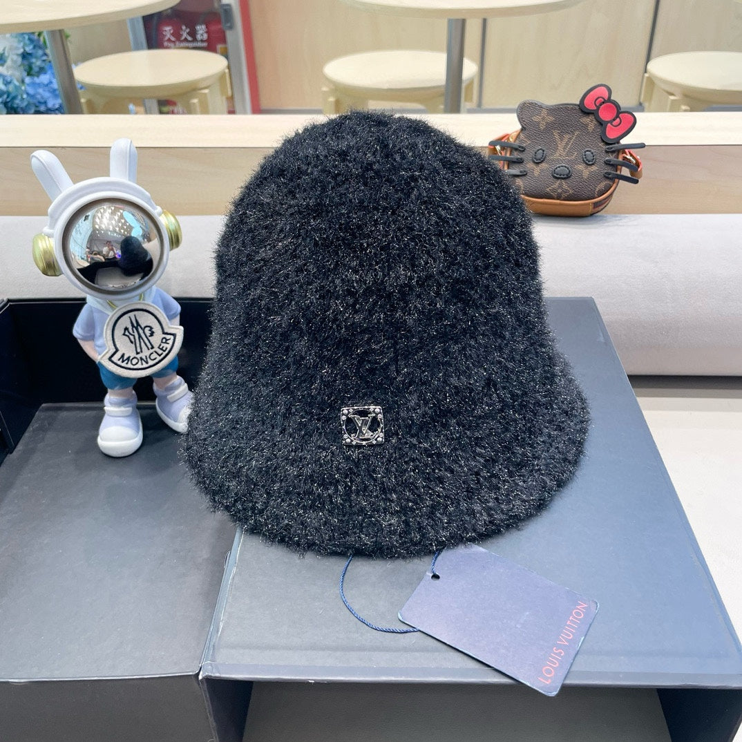 BUCKET HAT IN BLACK RABBIT FUR 404833