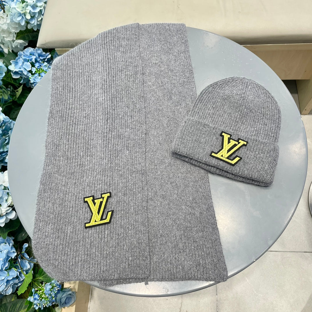 SET SCARF AND HAT IN LIGHT GRAY WOOL 406532
