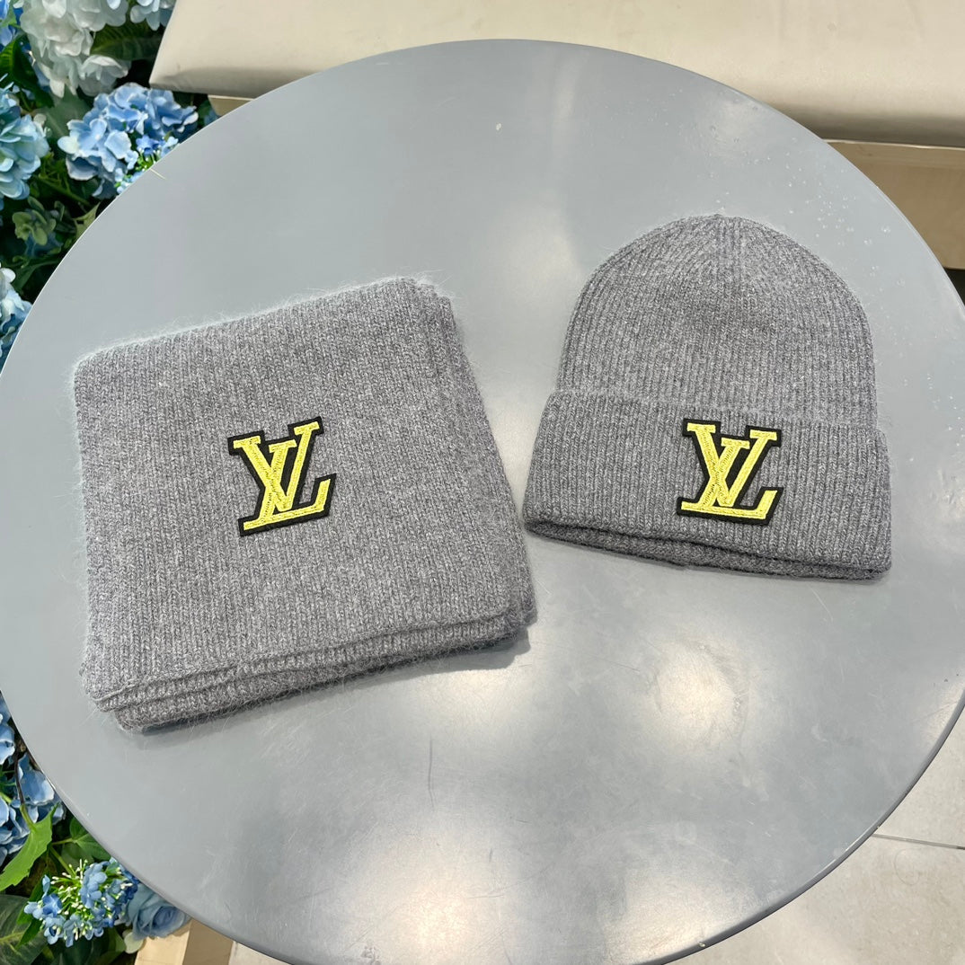 SET SCARF AND HAT IN LIGHT GRAY WOOL 406532