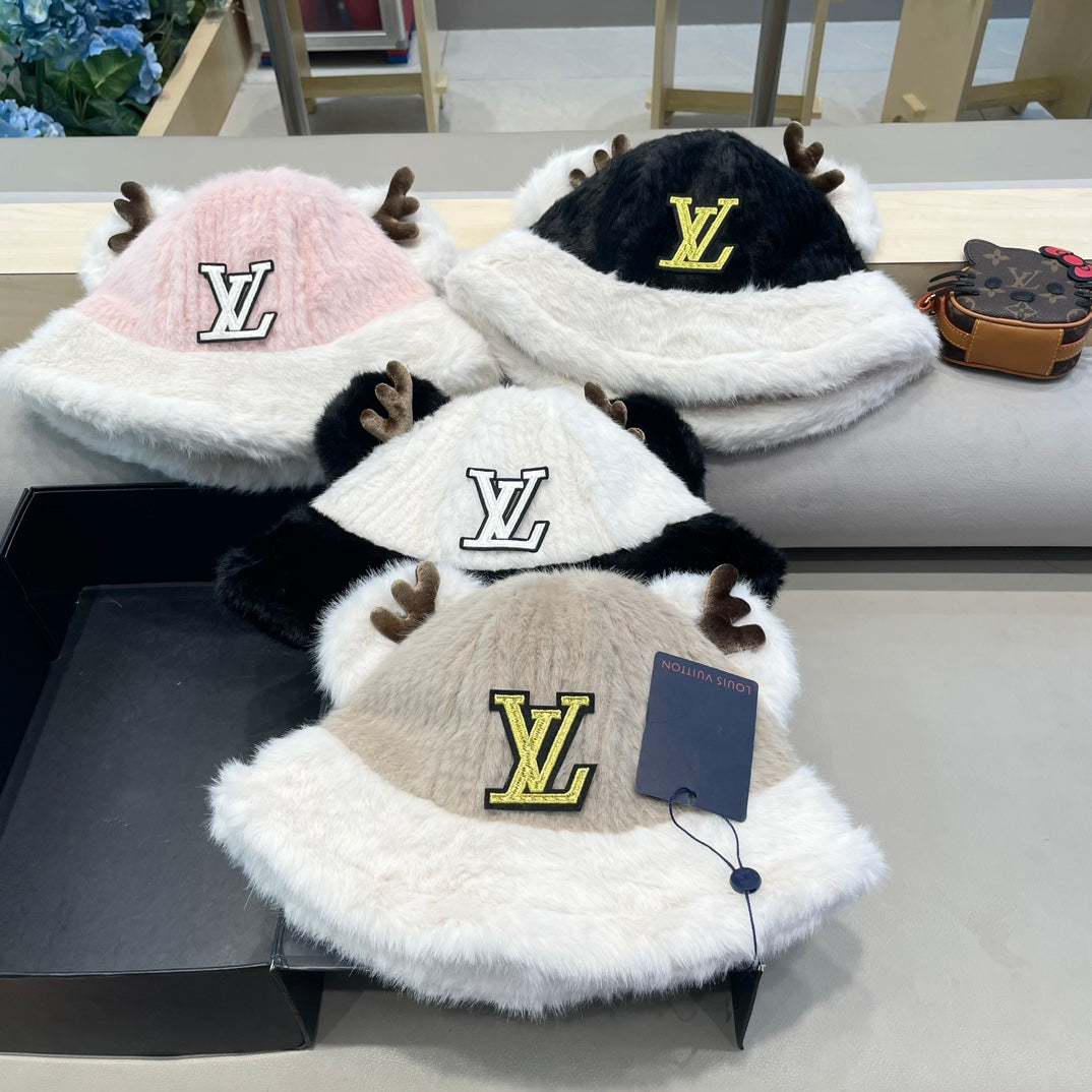 FISHERMAN HAT IN WHITE MIX BLACK WOOL AND RABBIT FUR 409759