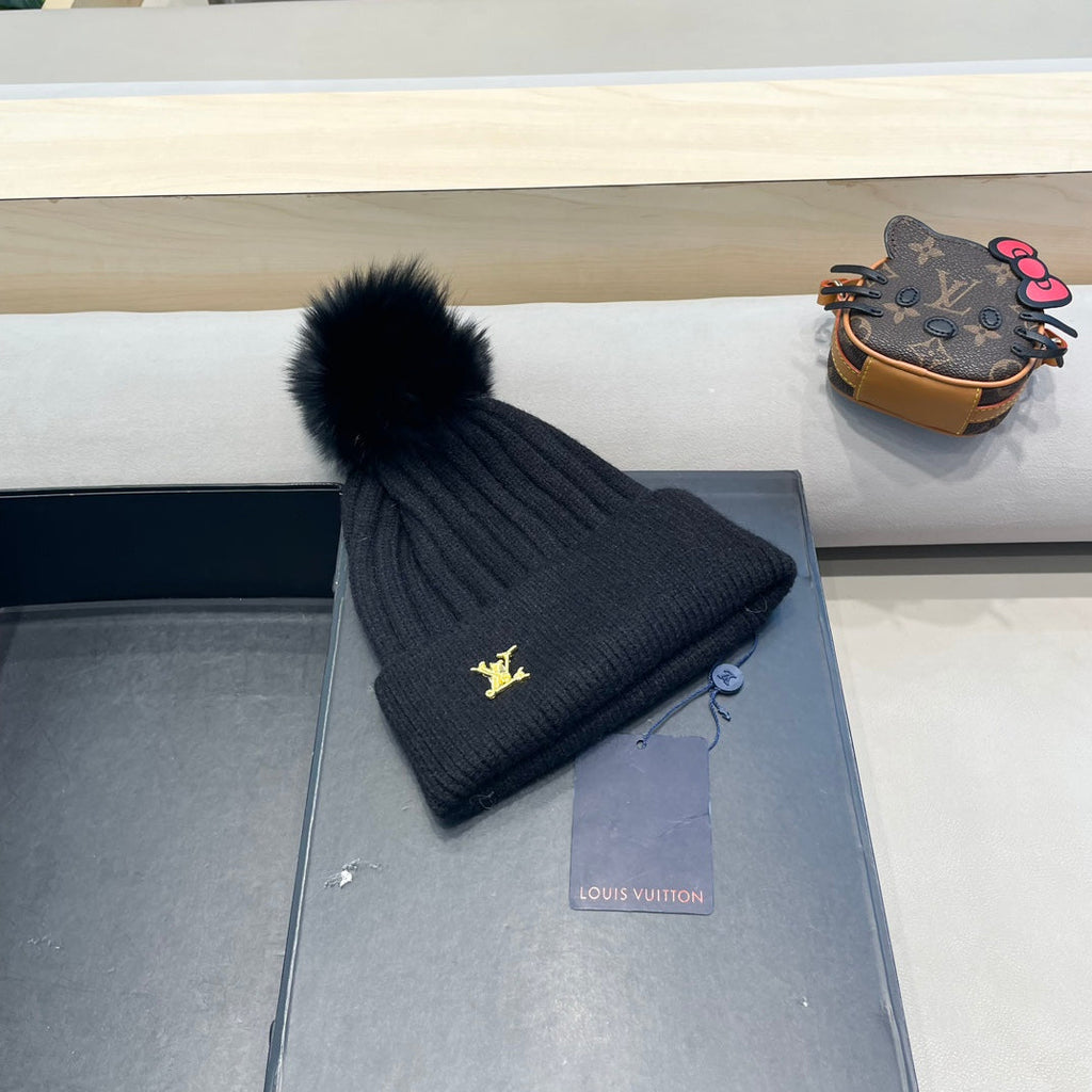 KNITTED BEANIE HAT IN BLACK WOOL AND FOX FUR 409788