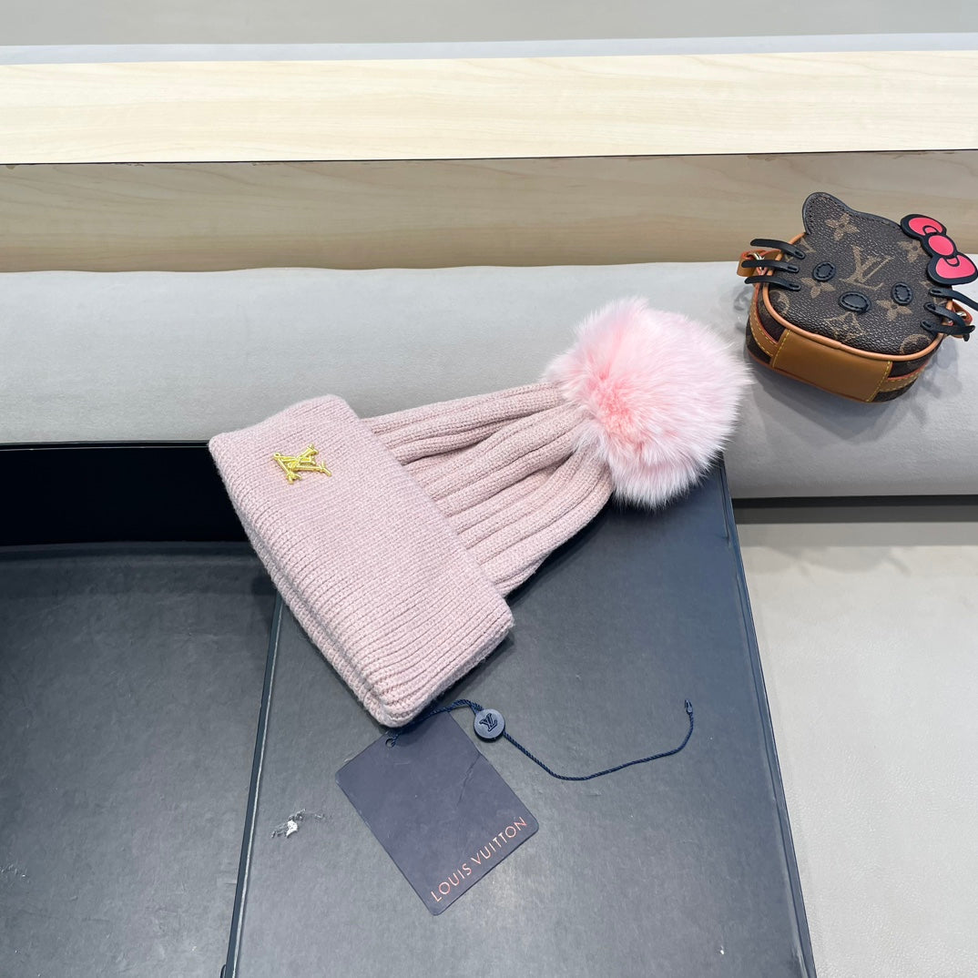 KNITTED BEANIE HAT IN LIGHT PINK WOOL AND FOX FUR 409789