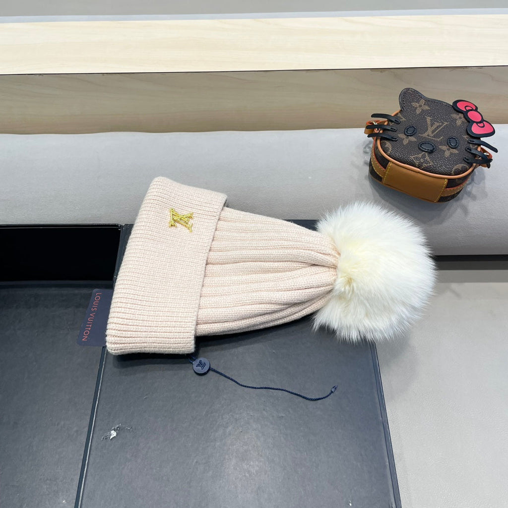 KNITTED BEANIE HAT IN LULLABY PINK WOOL AND FOX FUR 409792