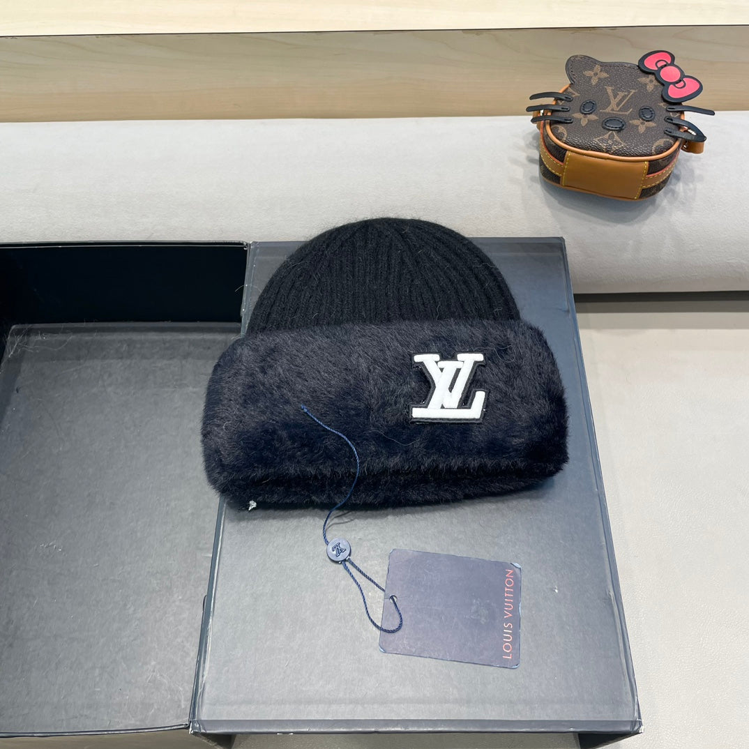 KNITTED BEANIE HAT IN BLACK WOOL AND RABBIT FUR 413353