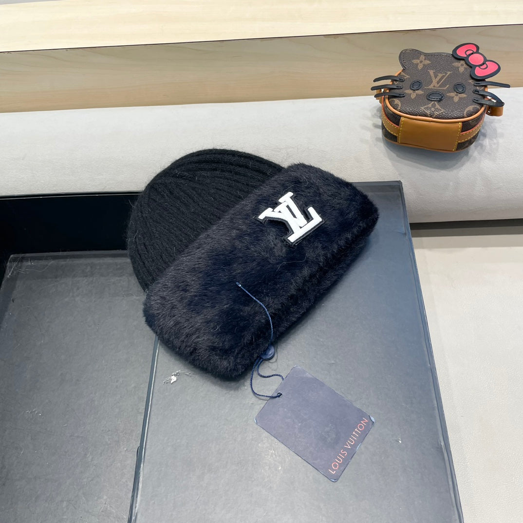 KNITTED BEANIE HAT IN BLACK WOOL AND RABBIT FUR 413353