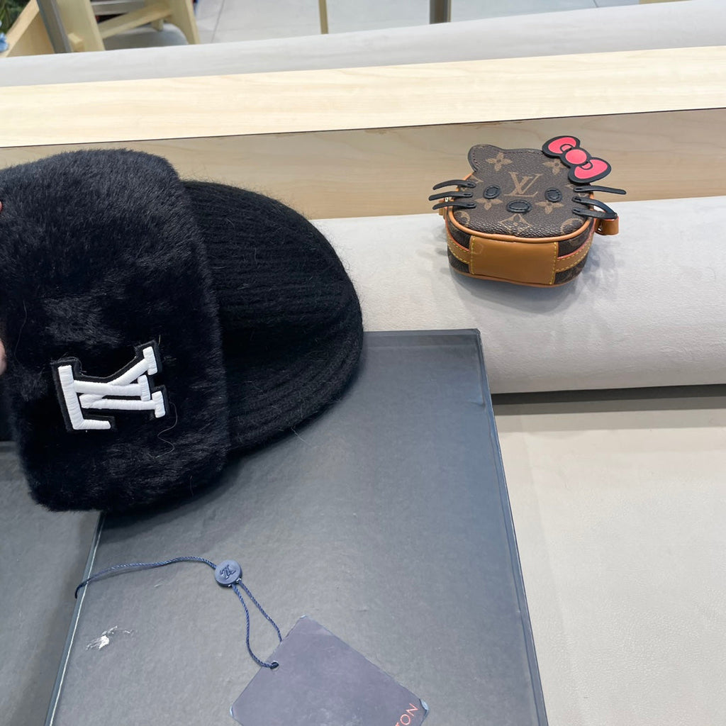 KNITTED BEANIE HAT IN BLACK WOOL AND RABBIT FUR 413353