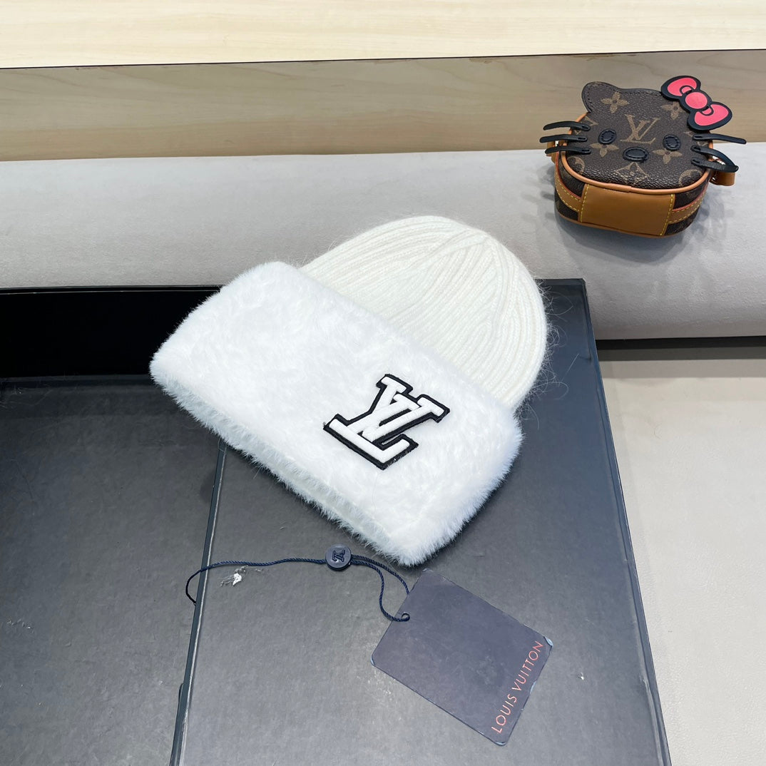 KNITTED BEANIE HAT IN WHITE WOOL AND RABBIT FUR 413354