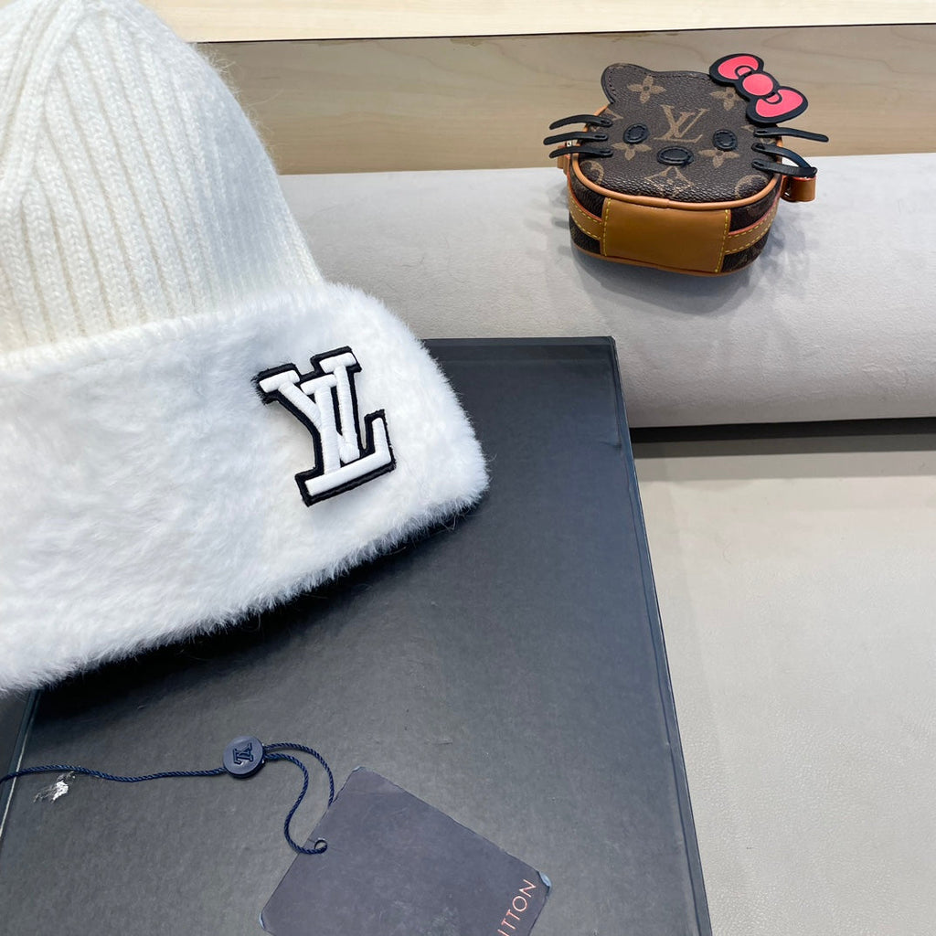 KNITTED BEANIE HAT IN WHITE WOOL AND RABBIT FUR 413354