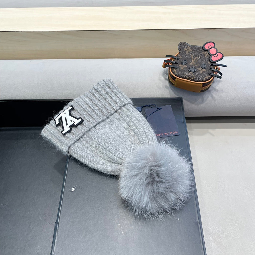 KNITTED BEANIE HAT IN GRAY WOOL 413367