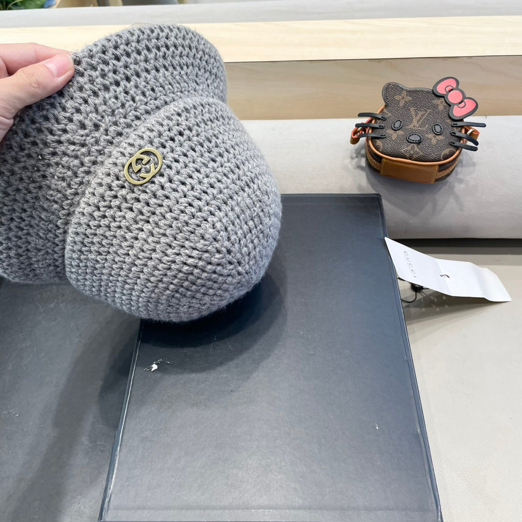 KNITTED BUCKET HAT IN STEEL GRAY WOOL 413396