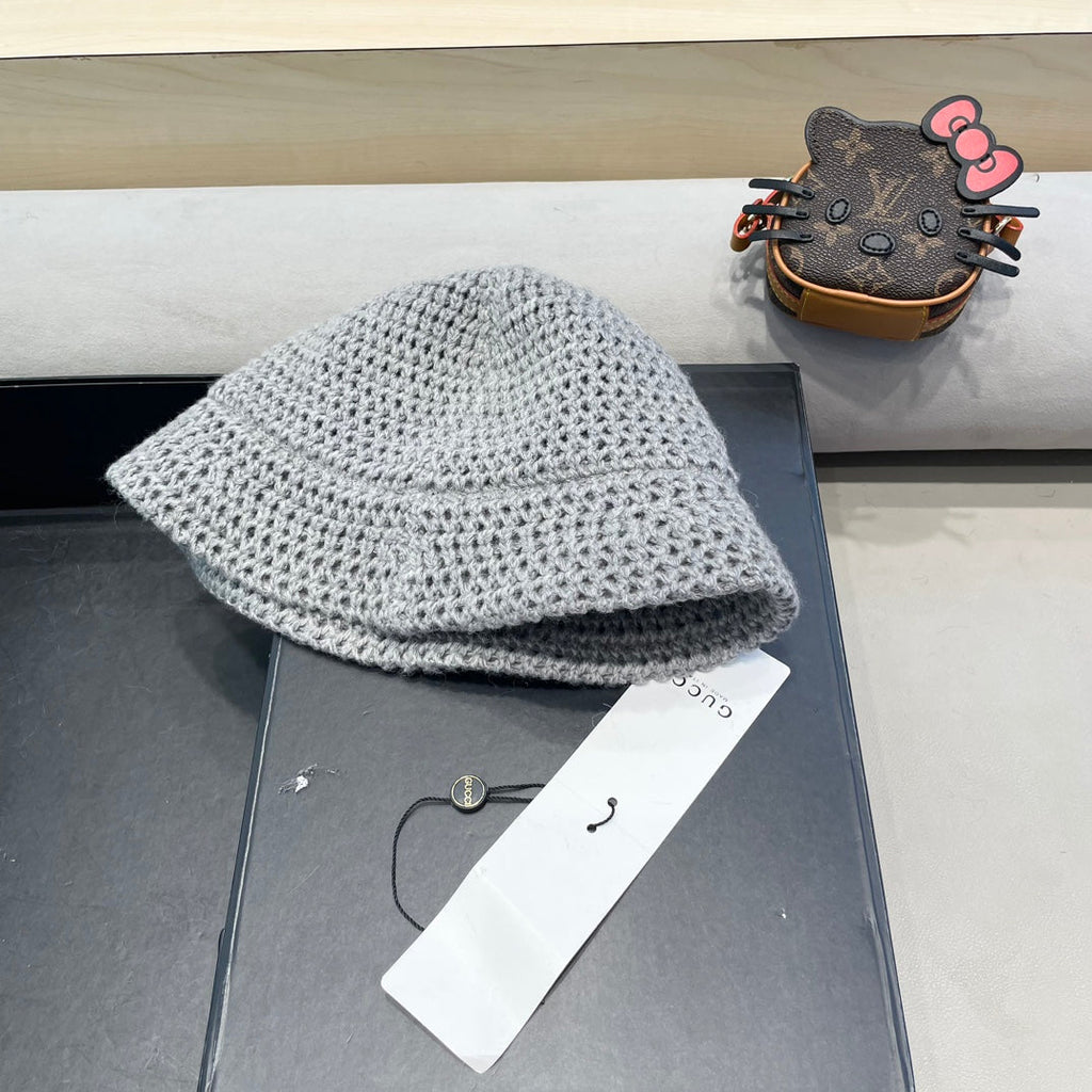 KNITTED BUCKET HAT IN STEEL GRAY WOOL 413396