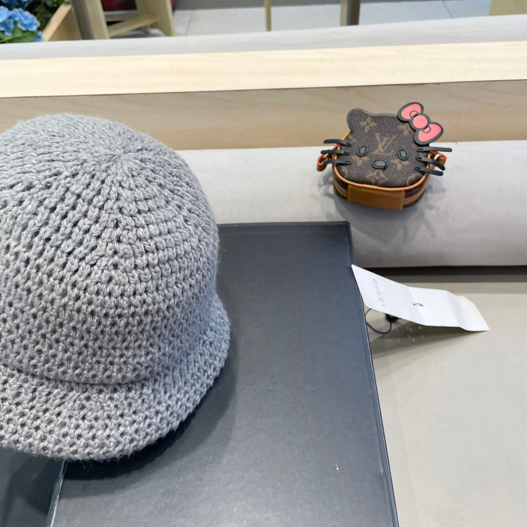 KNITTED BUCKET HAT IN STEEL GRAY WOOL 413396