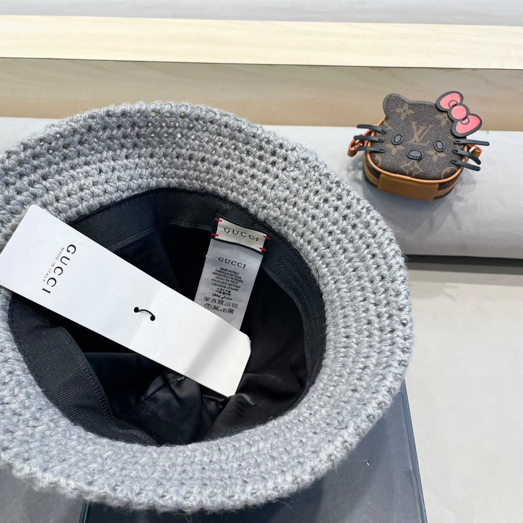 KNITTED BUCKET HAT IN STEEL GRAY WOOL 413396