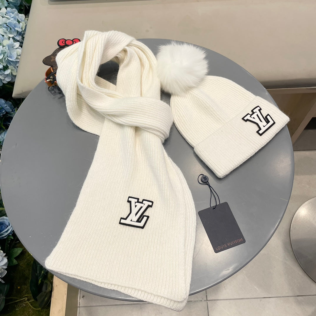 SET SCARF AND HAT IN WHITE WOOL AND FOX FUR 414791