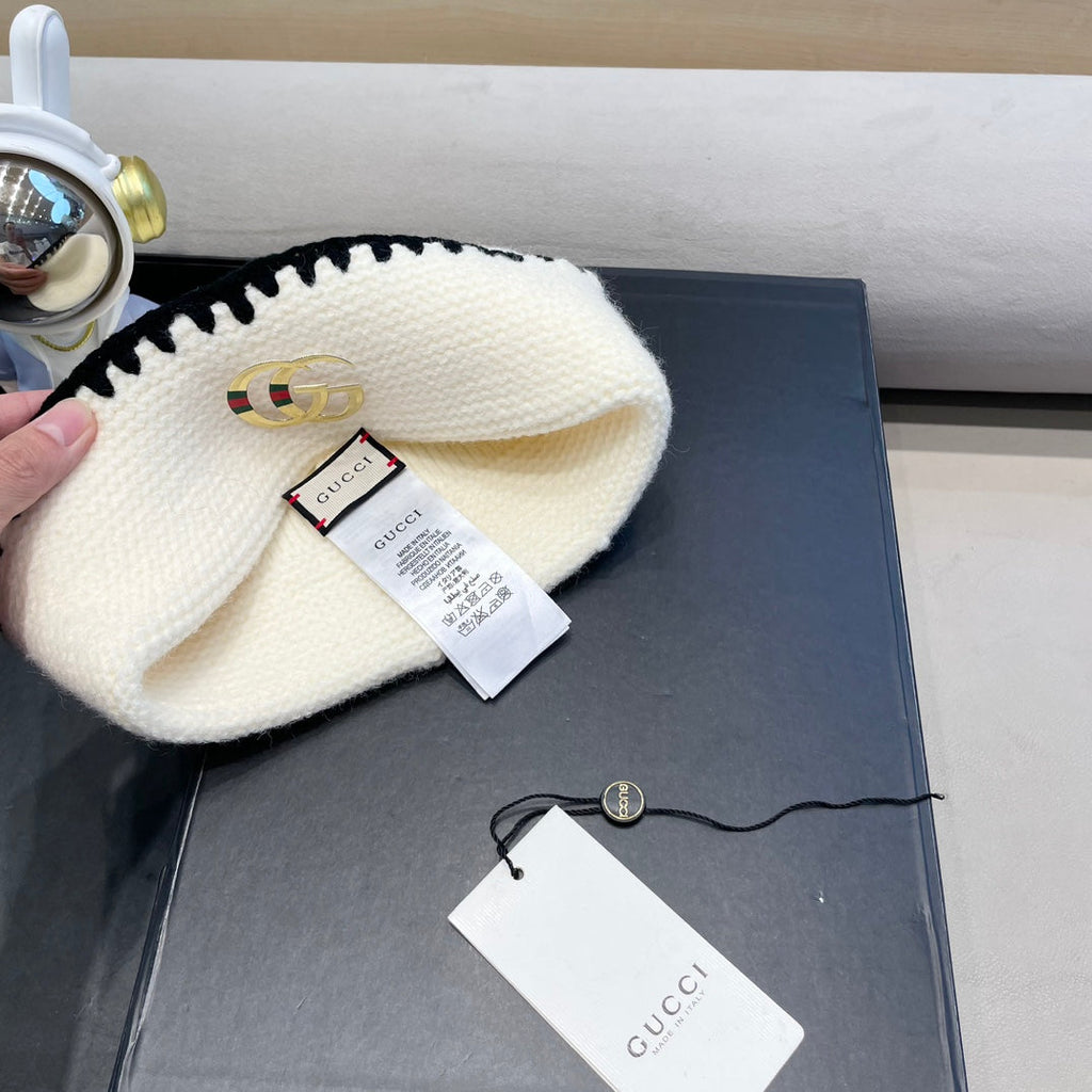 BEANIE HAT IN WHITE WOOL 416412