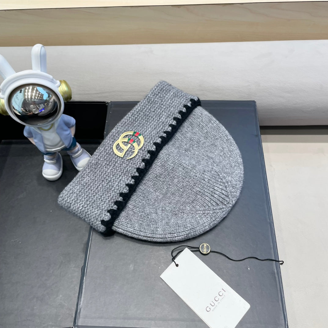 BEANIE HAT IN RHINO GRAY WOOL 416414