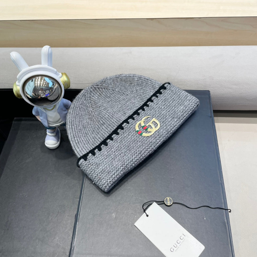 BEANIE HAT IN RHINO GRAY WOOL 416414