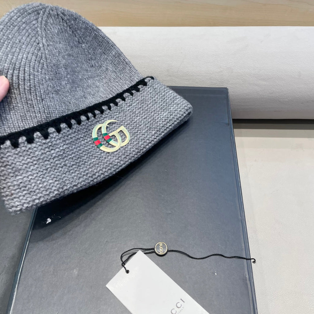 BEANIE HAT IN RHINO GRAY WOOL 416414