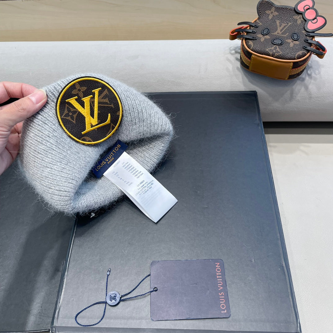 KNITTED BEANIE HAT IN LIGHT GRAY WOOL AND RABBIT FUR 417755