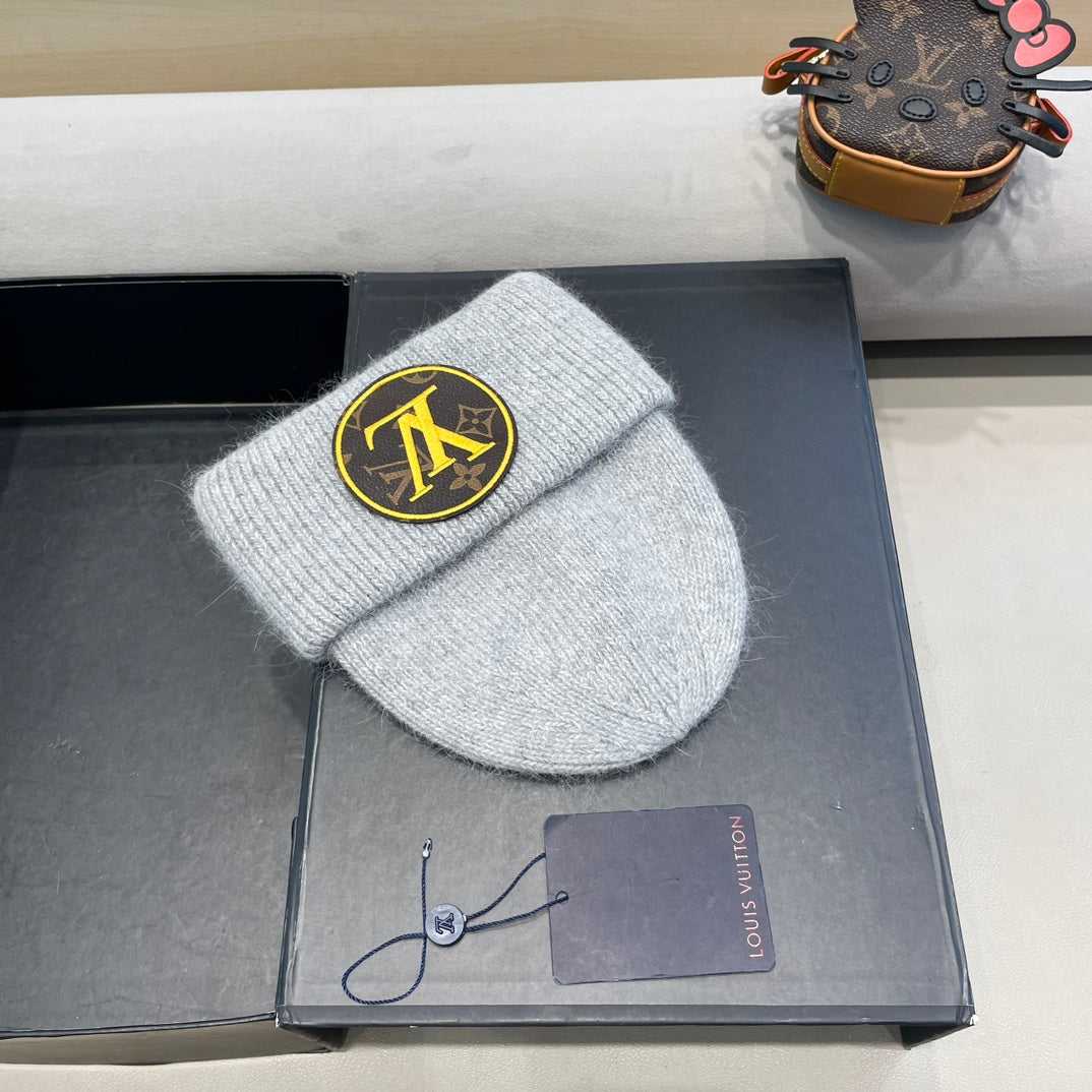 KNITTED BEANIE HAT IN LIGHT GRAY WOOL AND RABBIT FUR 417755