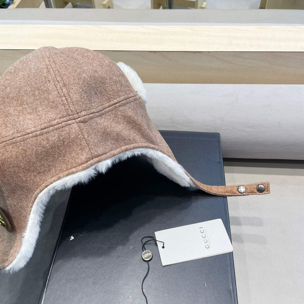 TRAPPER HAT IN MEDIUM BROWN SUEDE AND FLEECE 417778