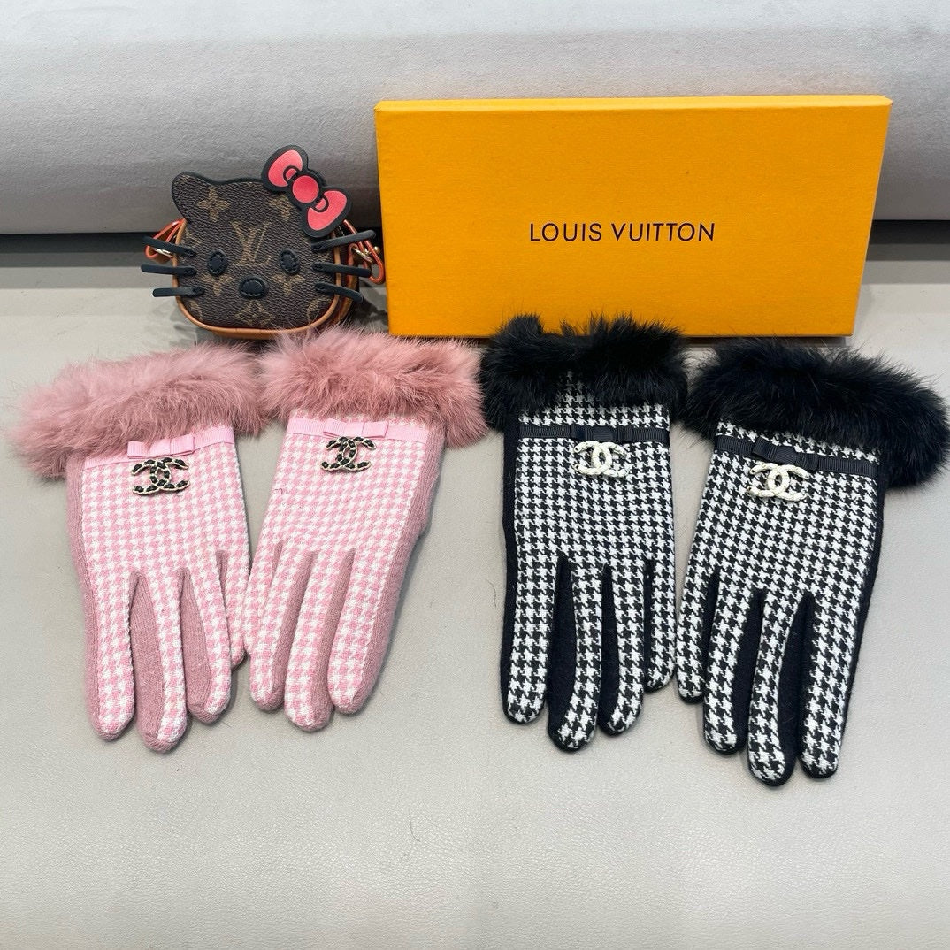 GLOVES IN PASTEL PINK MIX WHITE WOOL AND RABBIT FUR 417181
