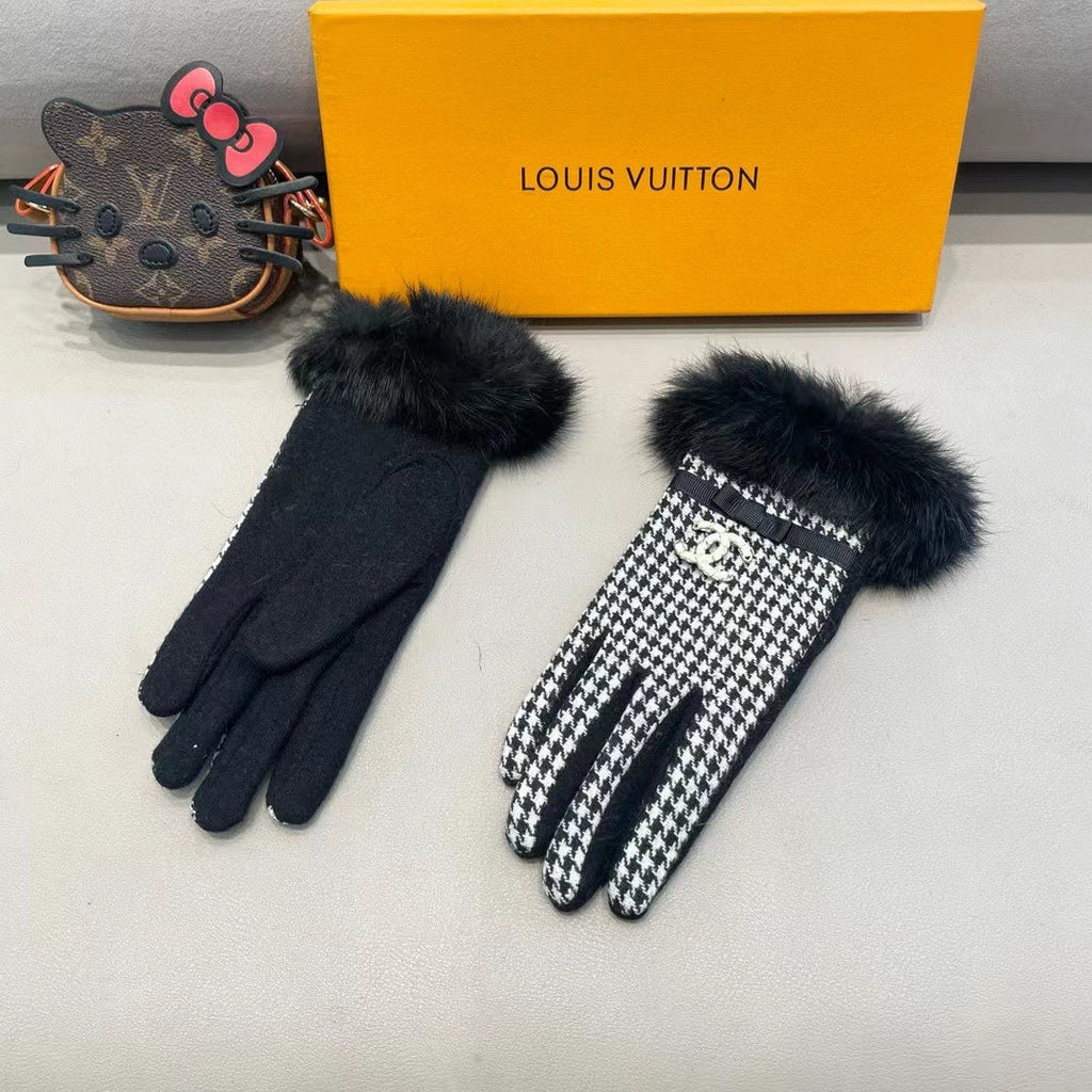 GLOVES IN BLACK MIX WHITE WOOL AND RABBIT FUR 417182