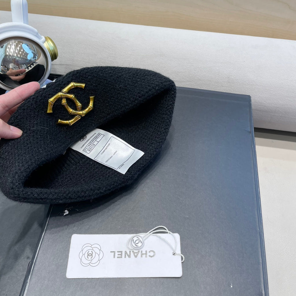 BEANIE HAT IN BLACK WOOL 419778