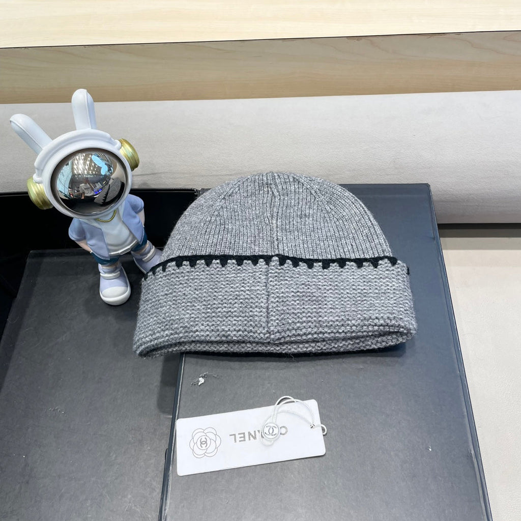 BEANIE HAT IN COAL GRAY WOOL 419780