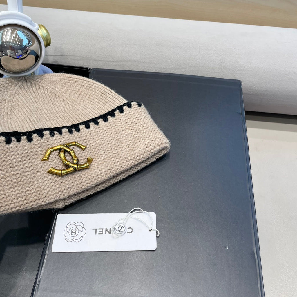 BEANIE HAT IN CAMEL BEIGE WOOL 419781