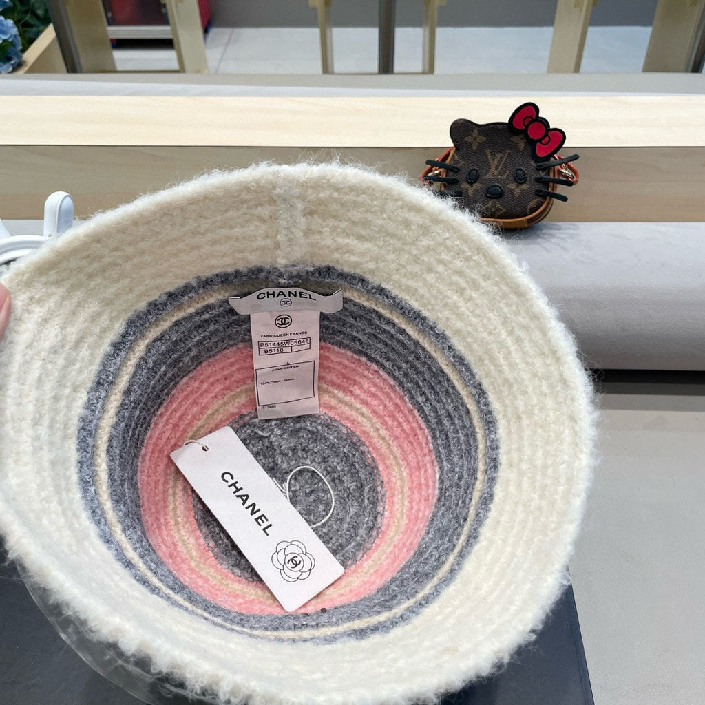 BUCKET HAT IN COLORFUL FLEECE 421128