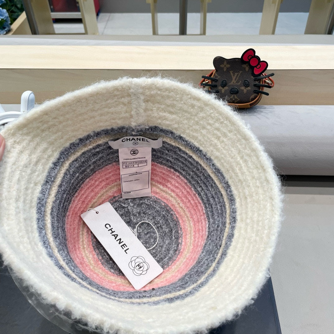 BUCKET HAT IN COLORFUL FLEECE 421128