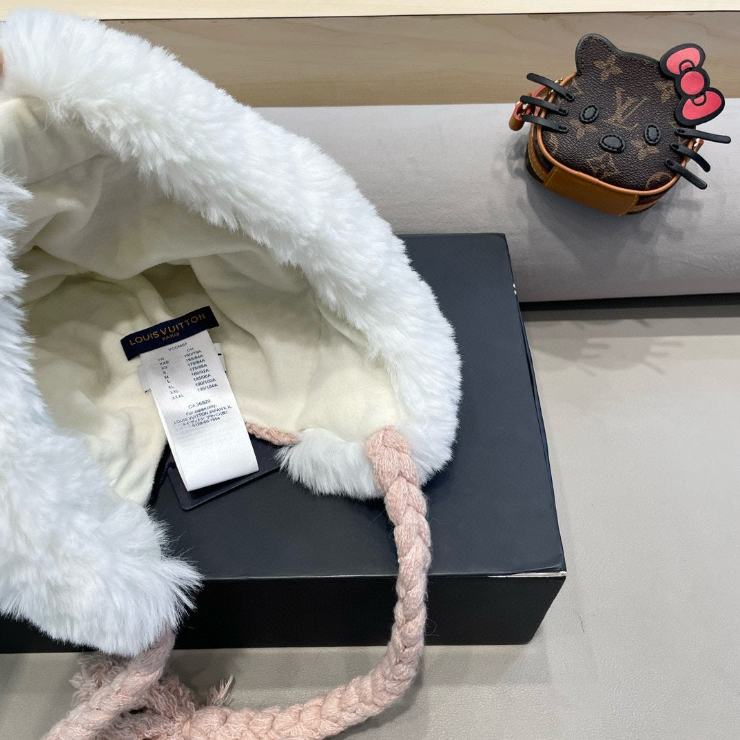 KNITTED BEANIE HAT IN LIGHT PINK WOOL WITH JAPANESE CAT EARS 421258