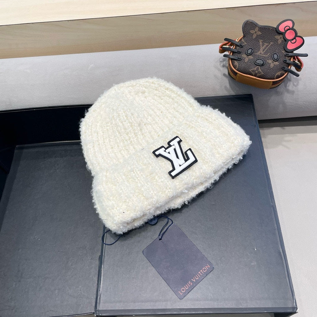 KNITTED BEANIE HAT IN WHITE WOOL 421265