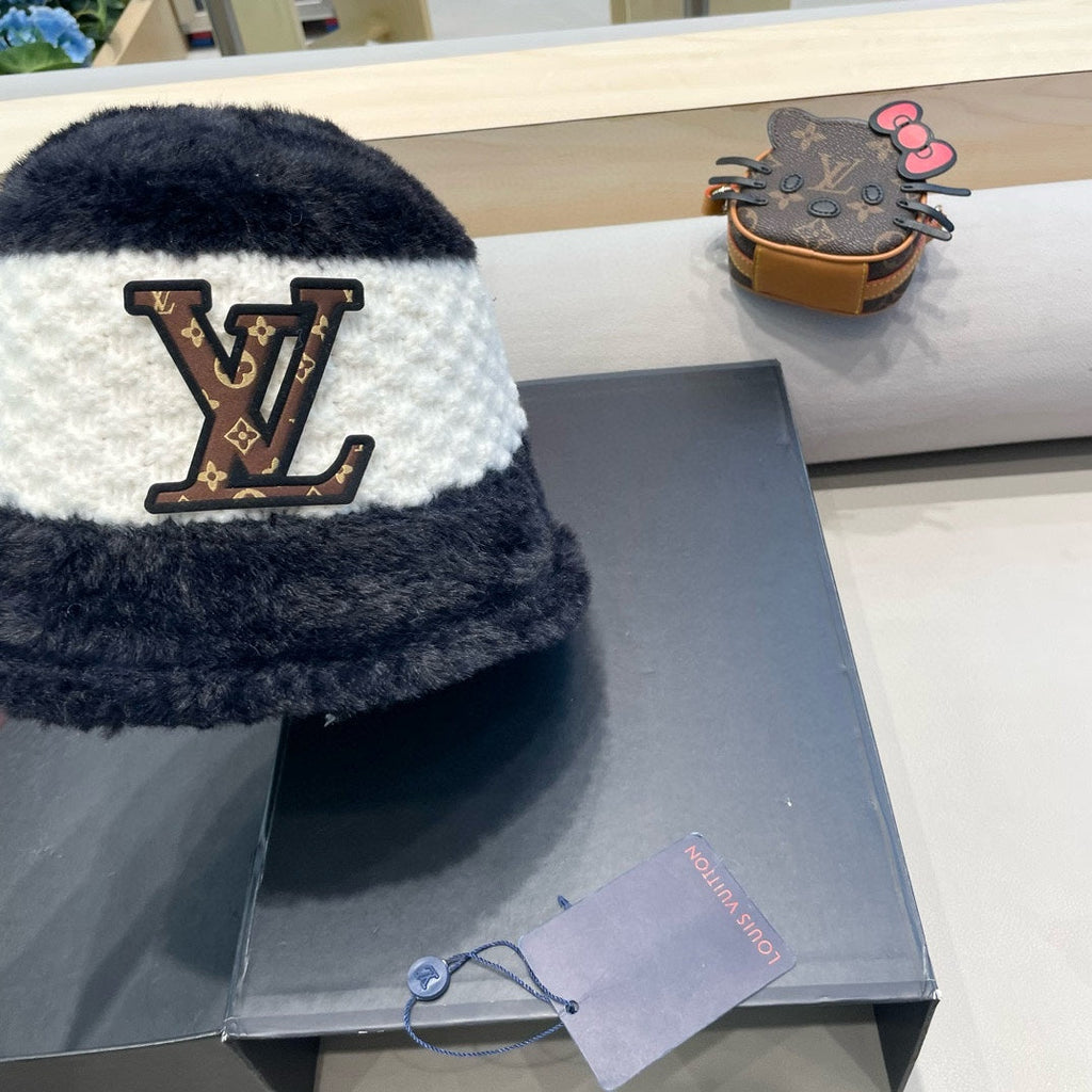 BUCKET HAT IN BLACK MIX WHITE WOOL 421038