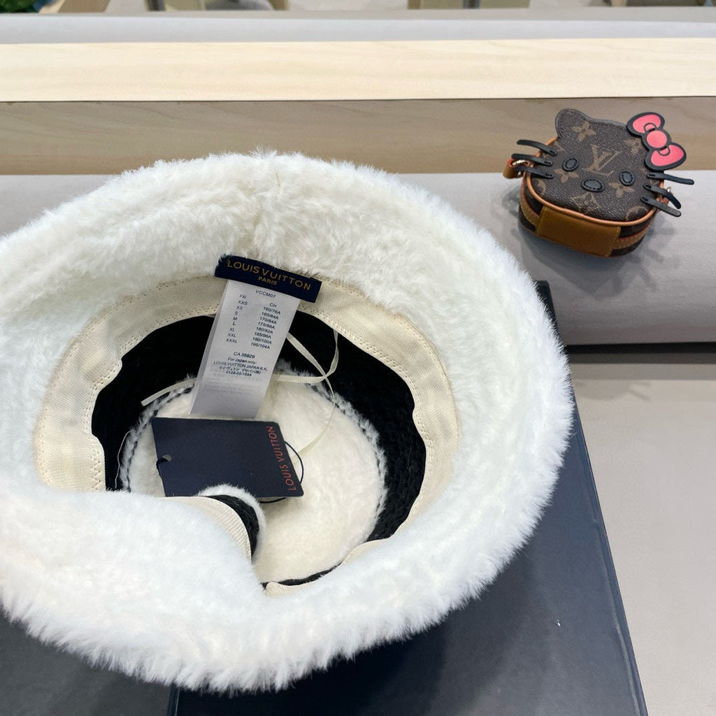 BUCKET HAT IN WHITE MIX BLACK WOOL 421040