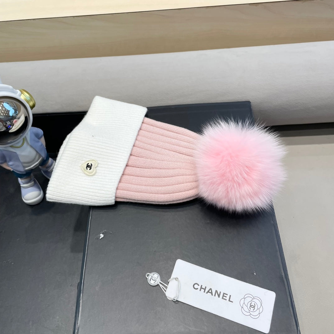 BEANIE HAT IN BABY PINK MIX WHITE WOOL 421051