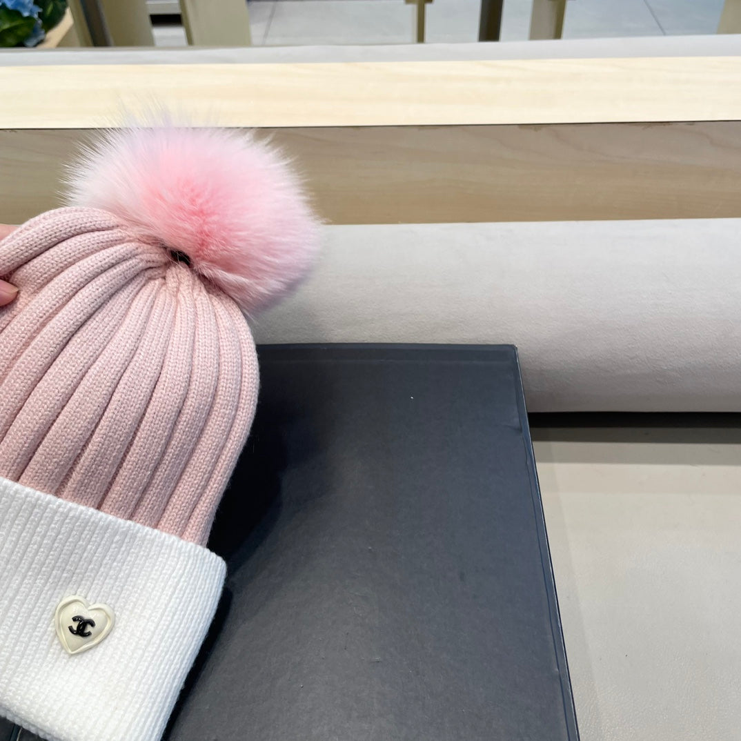BEANIE HAT IN BABY PINK MIX WHITE WOOL 421051