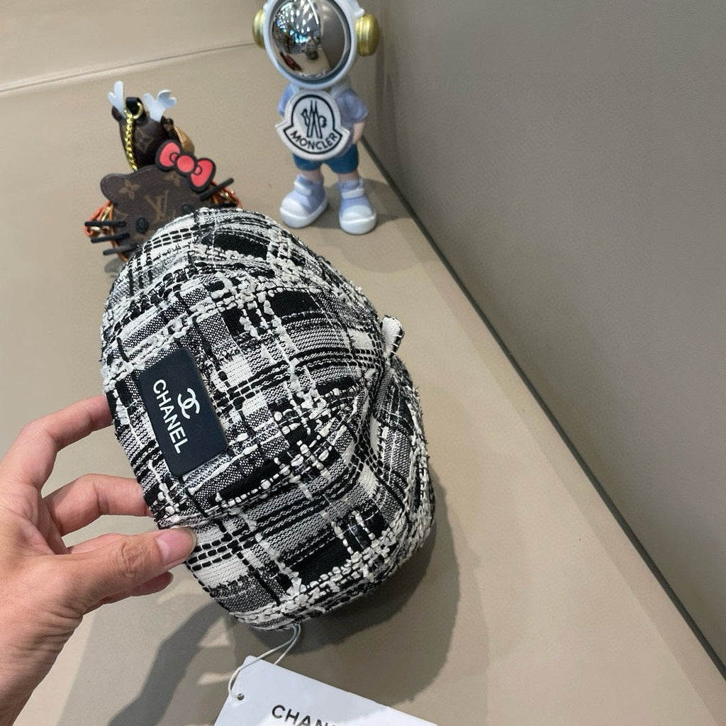 BERET HAT IN BLACK MIX WHITE WOOL TWEED 422552