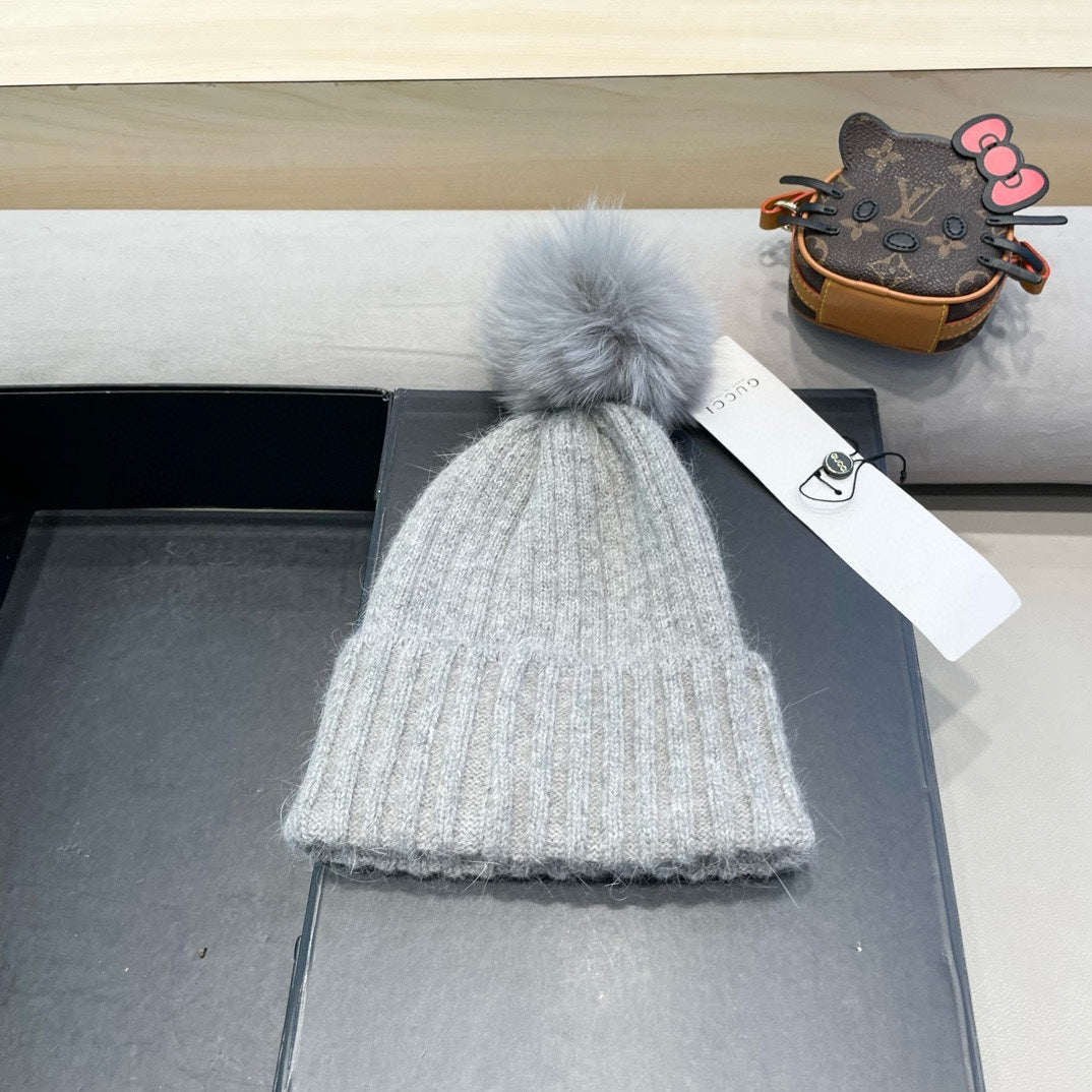 BEANIE HAT IN LIGHT GRAY WOOL 422455