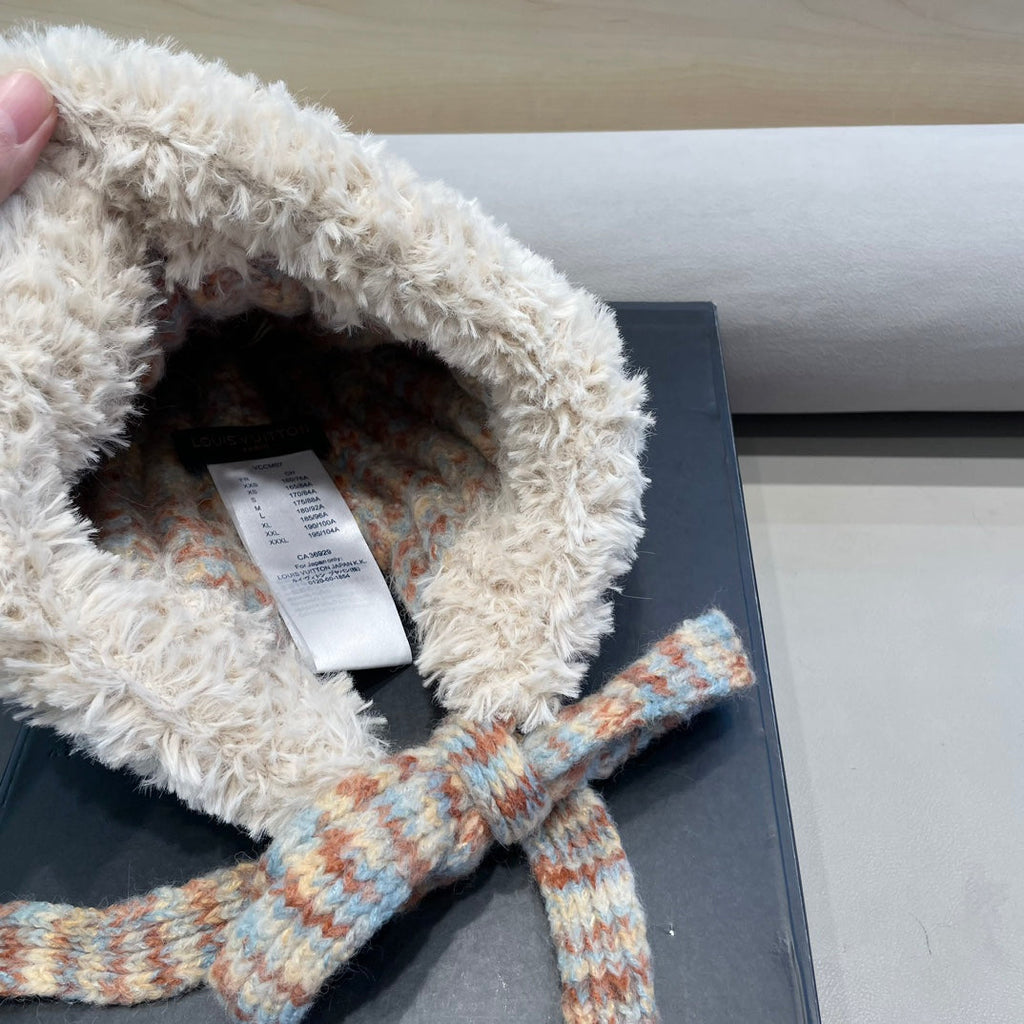 KNITTED BEANIE HAT IN COLORFUL WOOL WITH CUTE BEAR EARS 422497