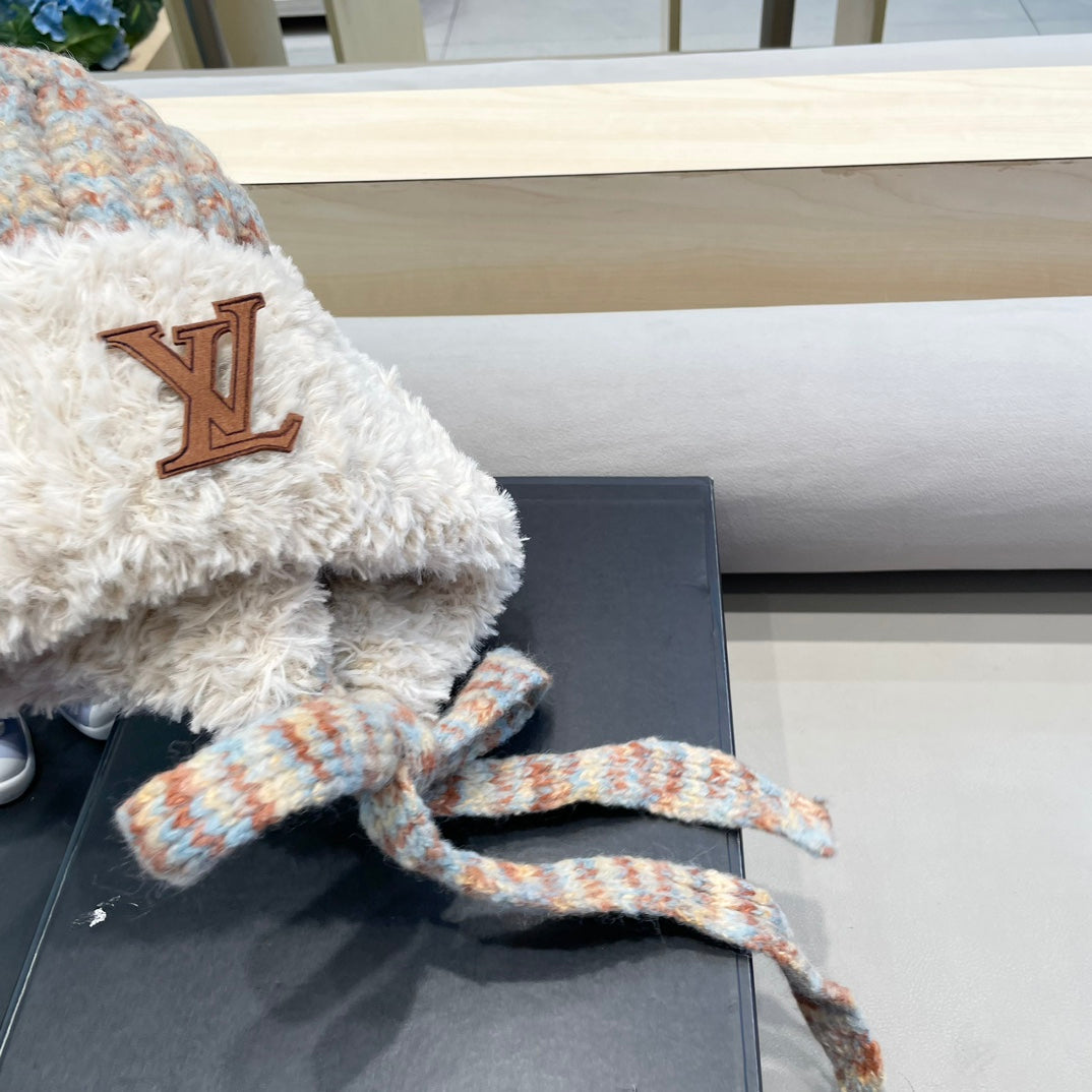 KNITTED BEANIE HAT IN COLORFUL WOOL WITH CUTE BEAR EARS 422497