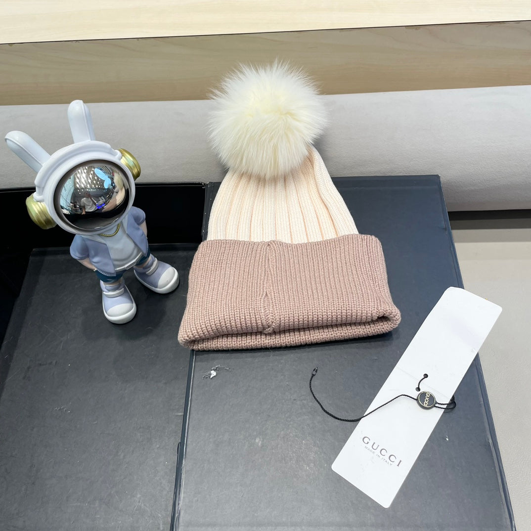 BEANIE HAT IN LIGHT BROWN MIX WHITE WOOL AND FOX FUR 422502