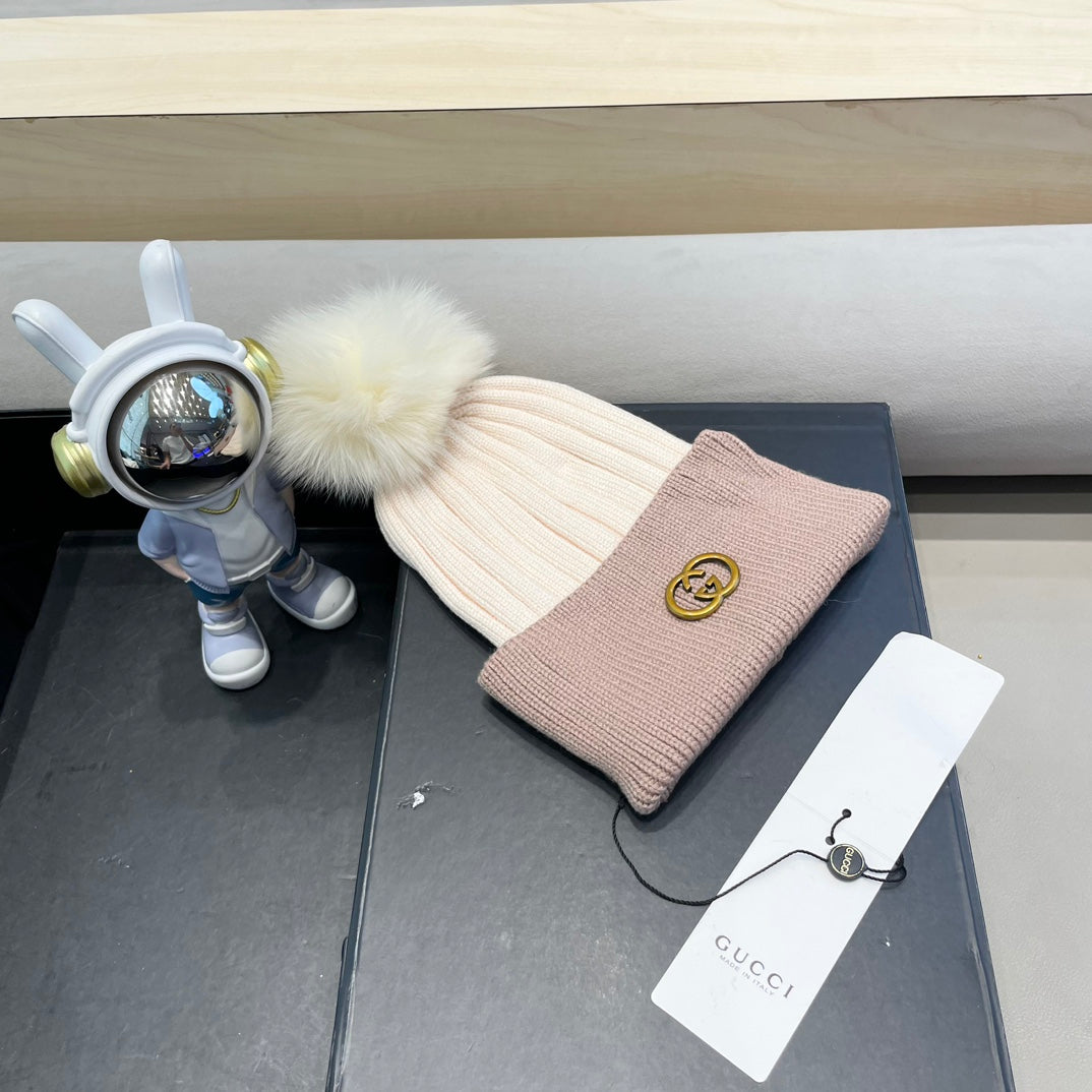 BEANIE HAT IN LIGHT BROWN MIX WHITE WOOL AND FOX FUR 422502